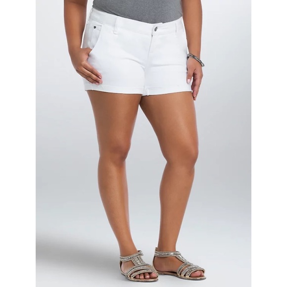 torrid Pants - Torrid White Skinny Short with flipped up hem 18
